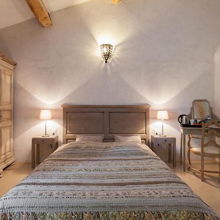 La Louviere Des Bruyeres Bed & Breakfast Robion en Luberon Room photo